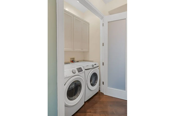 $2550 : 3Bed Home in Huntington Park image 5