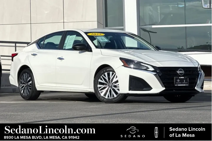 $20900 : Nissan Altima 2025 2.5 SV 4d image 1
