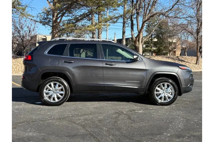 $9900 : 2015 Cherokee Limited image 6