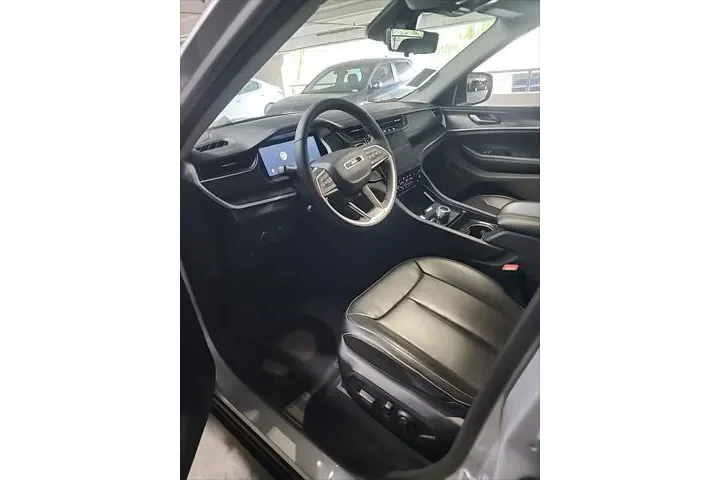 $38995 : Jeep Grand Cherokee L 2024 4 image 6