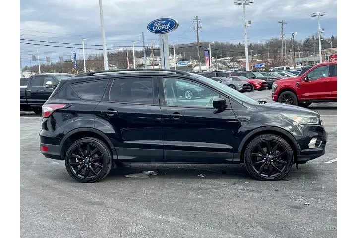 $10341 : Ford Escape 2017 AWD SE 4dr image 2