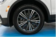$23590 : Volkswagen Tiguan 2024 Wolfs thumbnail