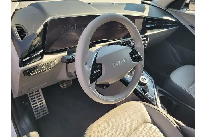 $31761 : Kia Niro EV 2025 Wave 4dr Cr image 9