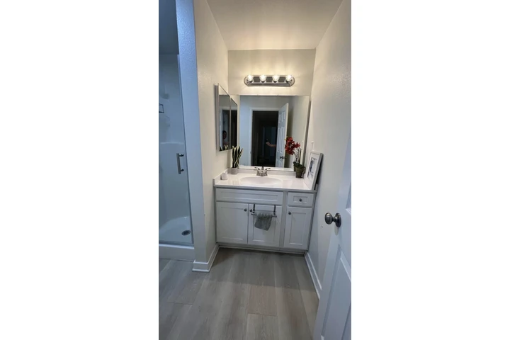 $1200 : Private room for rent image 7