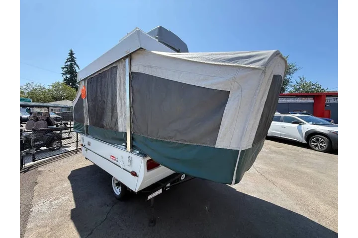 $3850 : 2004 Fleetwood RV Coleman Taos image 8