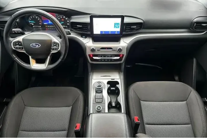 $27995 : Ford Explorer 2022 AWD XLT 4 image 3