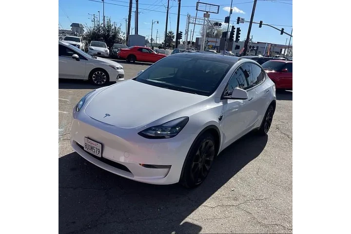 $27995 : Tesla Model Y 2021 AWD Long image 4