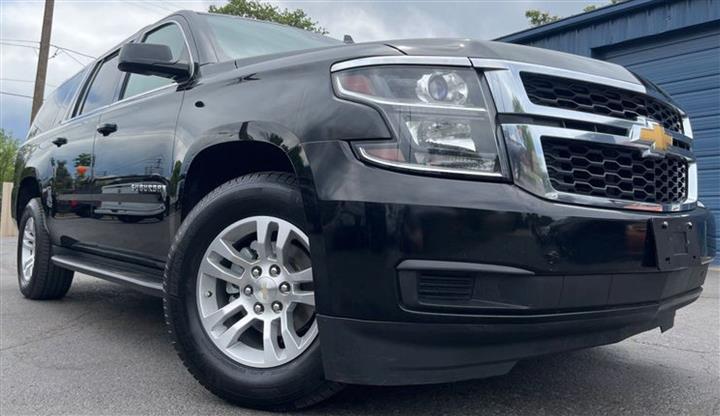 $21654 : 2017 Suburban LT, 8 PASSENGER image 1