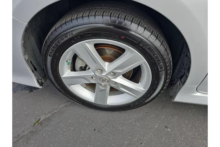 $13495 : 2014 Camry SE image 7