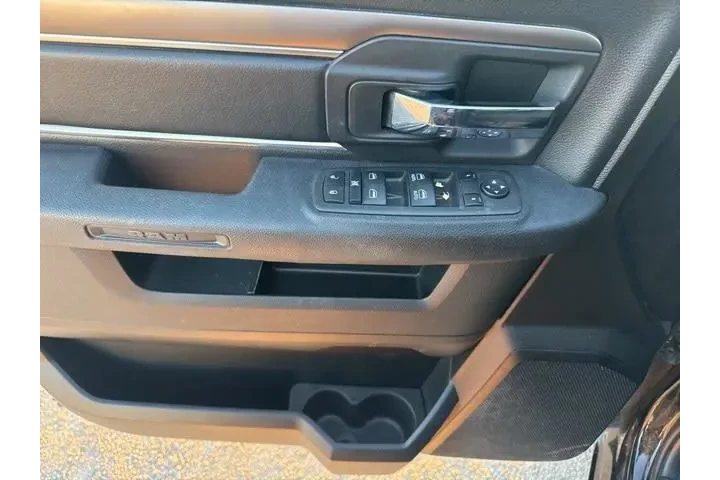 $29700 : Ram 1500 Classic 2024 4x4 SL image 7