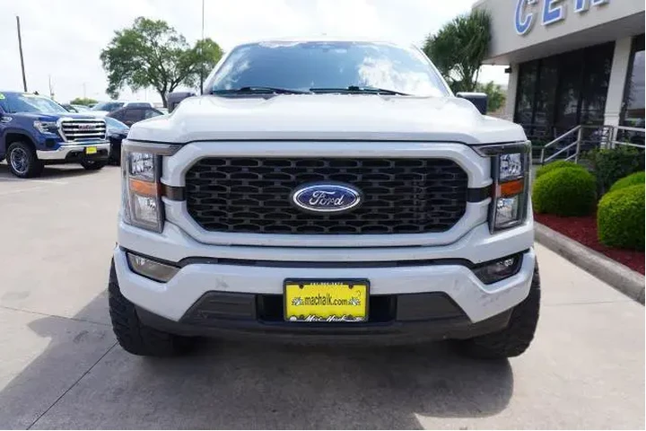 $37288 : Ford F-150 2023 4x2 XL 4dr S image 2