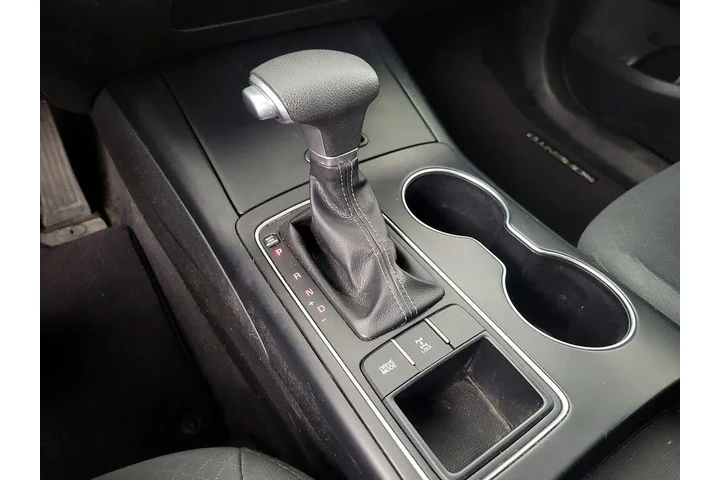 $15998 : Kia Sorento 2020 AWD S V6 4d image 9