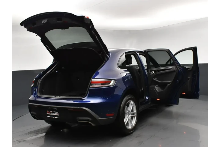 $32526 : Porsche Macan 2022 AWD 4dr S image 2