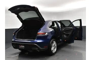 $32526 : Porsche Macan 2022 AWD 4dr S thumbnail