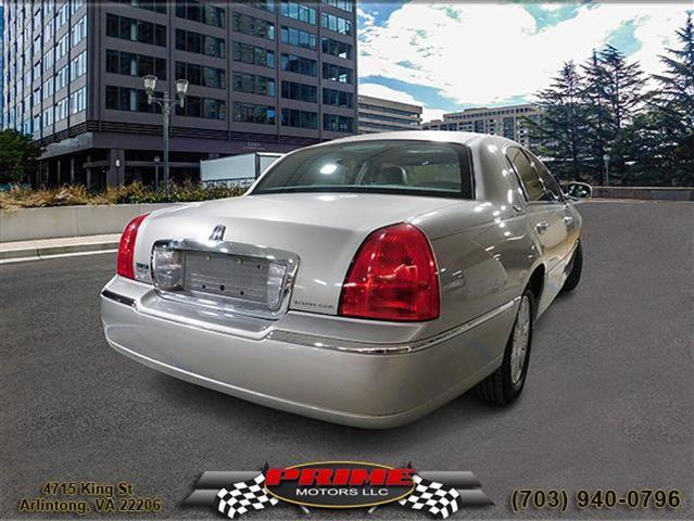 $9000 : 2006 LINCOLN TOWN CAR image 5