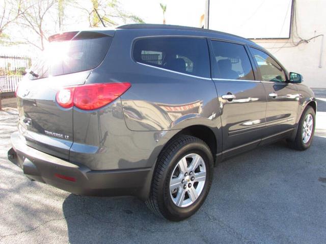 $9900 : 2009 Traverse LT image 3