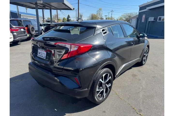 $13998 : 2018 C-HR XLE image 7