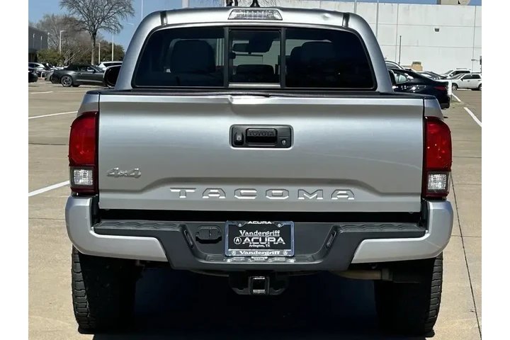 $31796 : Toyota Tacoma 2021 4x4 TRD P image 6