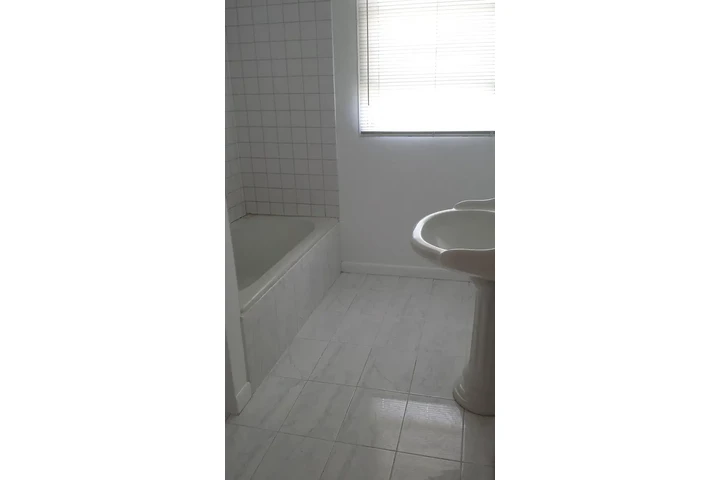 $1400 : Pico Rivera Available!!! image 6