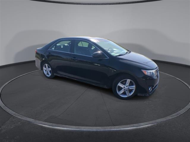 $9600 : PRE-OWNED 2014 TOYOTA CAMRY SE image 2