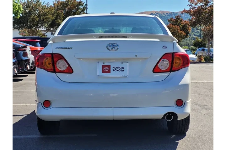 $8299 : 2010 Corolla S image 7