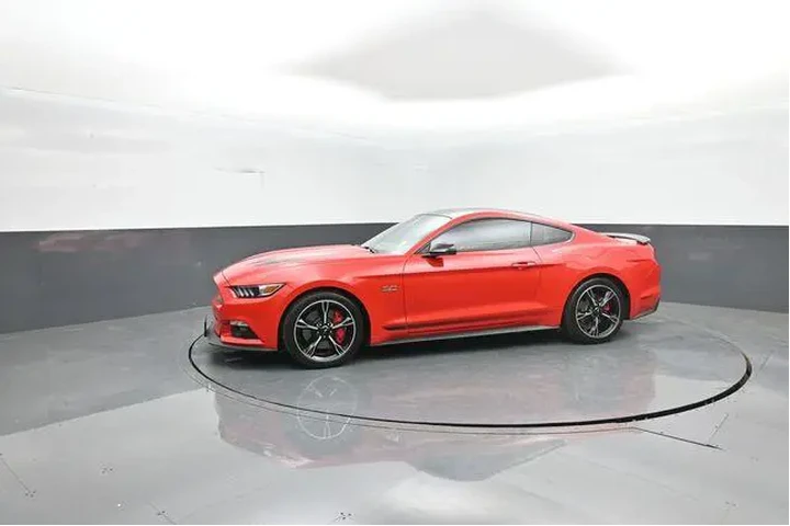 $34918 : Ford Mustang 2017 GT 2dr Fas image 4