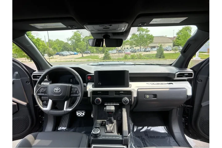 $42997 : Gold Certified2024 Tacoma TRD image 4