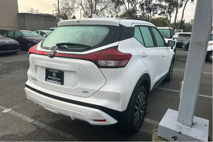 $17990 : Nissan Kicks 2023 SR 4dr Cro image 3