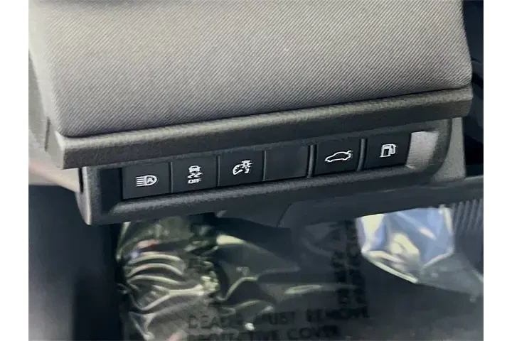 $31900 : Toyota Camry 2026 LE 4dr Sed image 10