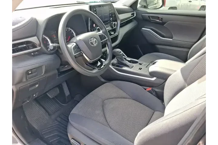 $21990 : Toyota Highlander 2021 L 4dr image 7