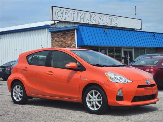 $9990 : 2014 Prius c Three image 2