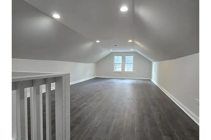 $1050 : Encantadora de 3 dormitorios image 3