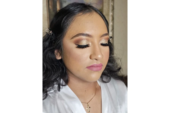 MAQUILLAJE Y PEINADO image 2