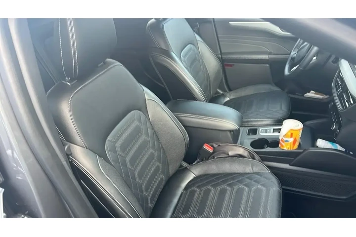 $23999 : Ford Escape Plug-In Hybrid 2 image 3