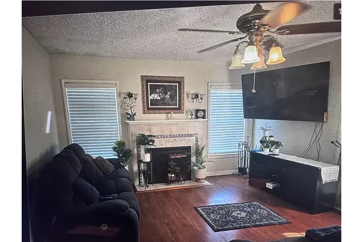 $1500 : HOUSE RENT IN Compton CA image 1