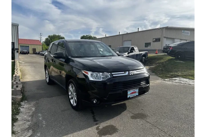 $5990 : 2014 Outlander SE image 9