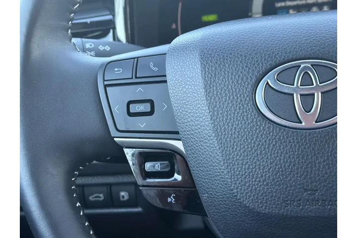 $32980 : Toyota Camry 2025 SE 4dr Sed image 10