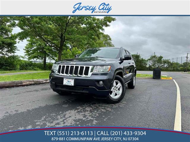 2012 Grand Cherokee Laredo image 1