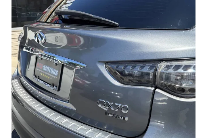 $10699 : 2017 QX70 image 10