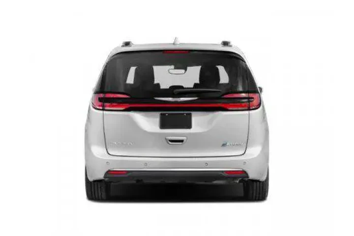 $37991 : Chrysler Pacifica Plug-In Hy image 8