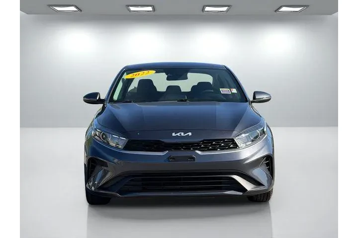 $16988 : Kia Forte 2022 LXS 4dr Sedan image 9