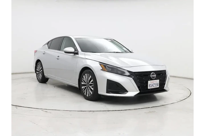 $22998 : Nissan Altima 2023 2.5 SV 4d image 1