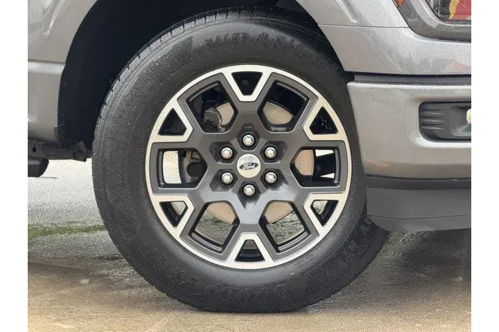 $38222 : Ford F-150 2024 4x2 STX 4dr image 3