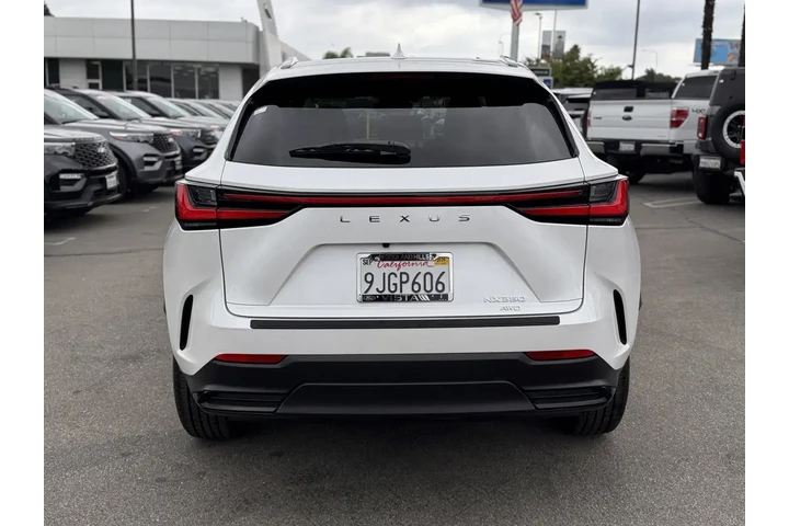 $39994 : Lexus NX 350 2024 AWD 4dr Cr image 8