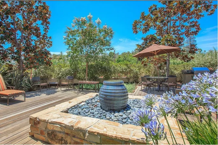 $2550 : 2 bd 2 ba sqft 1,215 image 10