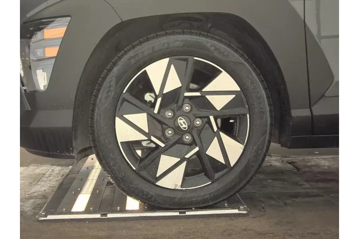 $20999 : Hyundai KONA 2025 SEL 4dr Cr image 5