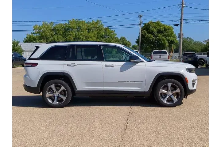 $28675 : Jeep Grand Cherokee 2022 4x4 image 9