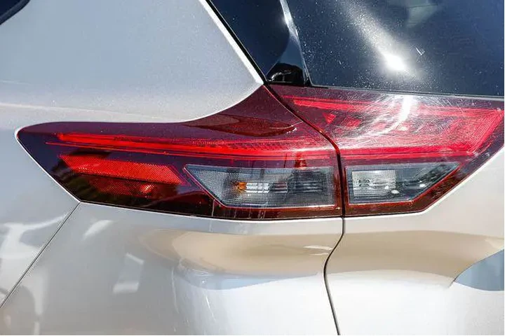 $21141 : Nissan Rogue 2022 Platinum 4 image 10