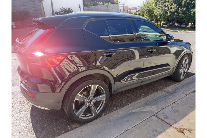$70000 : Volvo XC40 Momentum T5, 4cilin image 9
