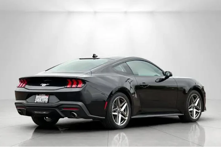$33995 : Ford Mustang 2025 EcoBoost P image 3